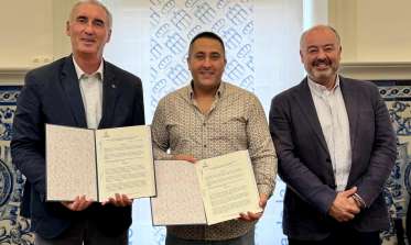 Firma del convenio de colaboración entre el Ayuntamiento y la Asociación de Jóvenes Empresarios (AJE)