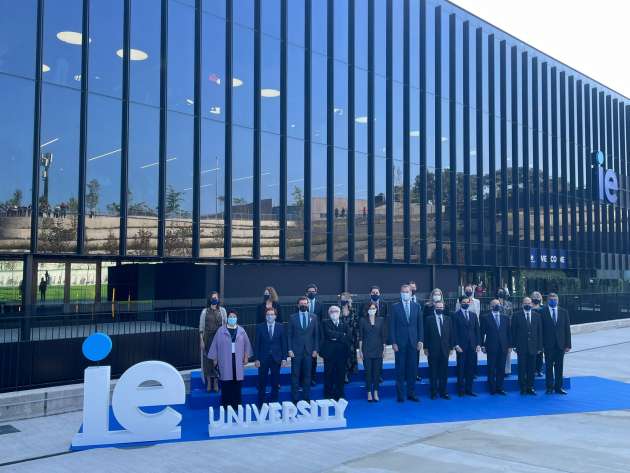 Inauguración de IE Tower en Madrid con presencia de la alcaldesa de Segovia