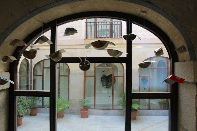 IV aniversario y el Día de las Bibliotecas con la exposición “Como si fueran libros”