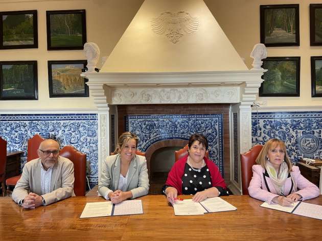 2022-05-26 Firma convenio ascensor Centro Almuzara