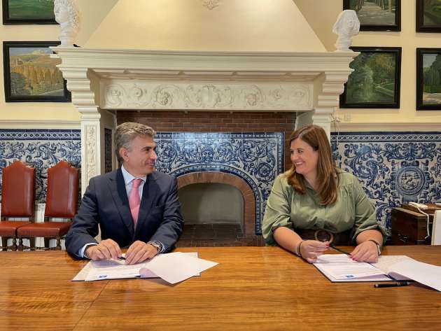 2022-06-30 Ayuntamiento y Renfe Tren de Machado