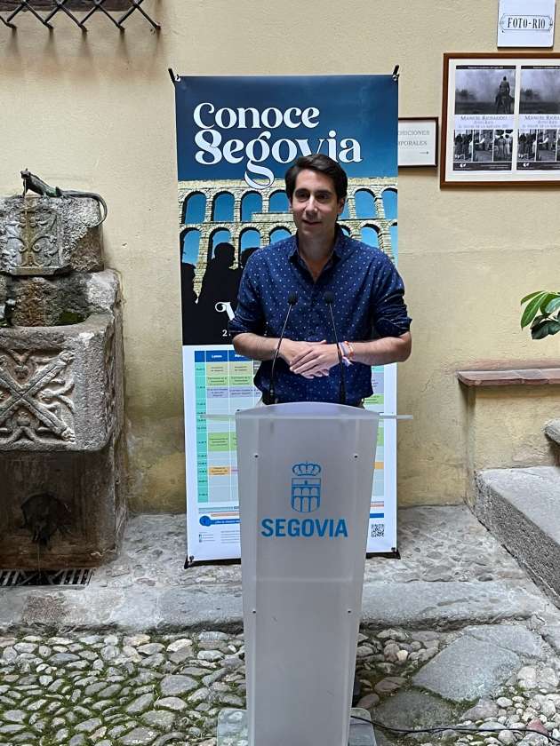2022-07-04 Miguel Merino presenta Conoce Segovia Verano Museo Rodera Roble