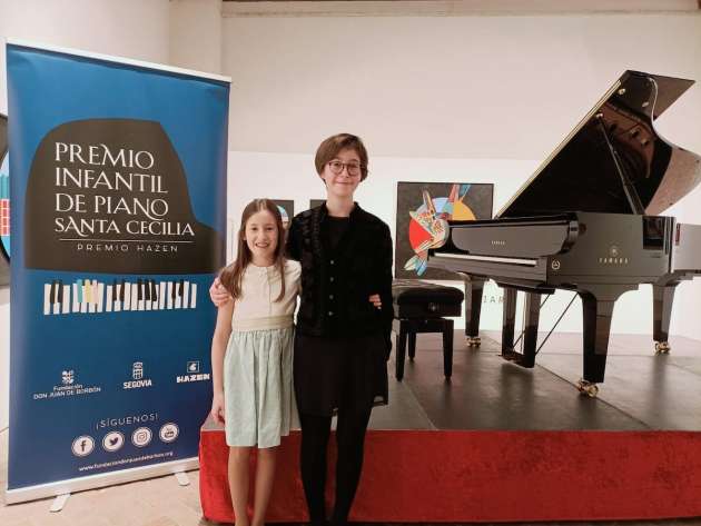 2022-07-13 Foto archivo. Sofía Meladze Shenguelia y Sofía Huerta Castrillo, ganadoras del 25 Premio Infantil de Piano Santa Cecilia – Premio Hazen.jpg