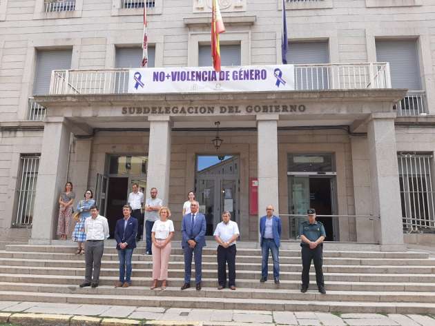 Minuto de silencio en Segovia contra la violencia machista