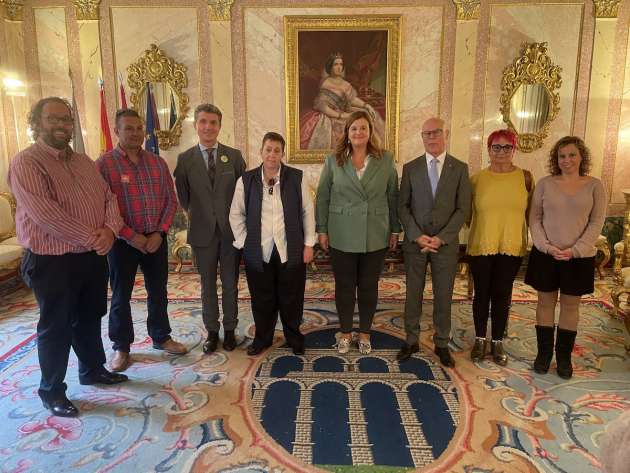 La alcaldesa recibe al Diputado del Común de Canarias