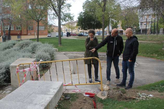 Concejal Angel Galindo comprueba sistemas riego inteligente Parque Reloj