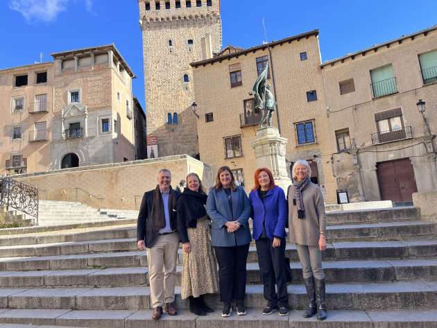 La alcaldesa, con la nueva CEO de Hay Festival