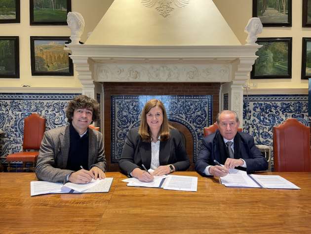 Firma novación convenio Prado del Hoyo