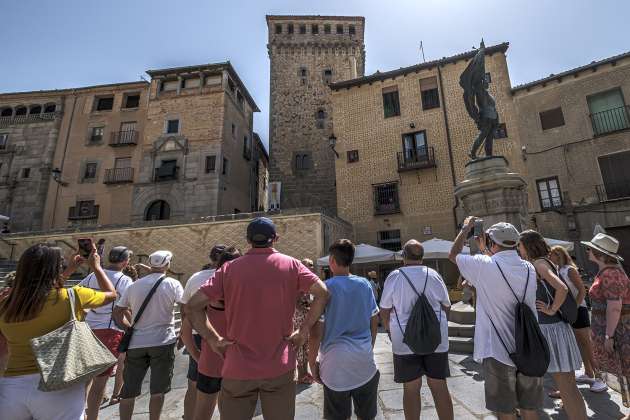 Turistas en una visita guiada de Patrimonio de la Humanidad