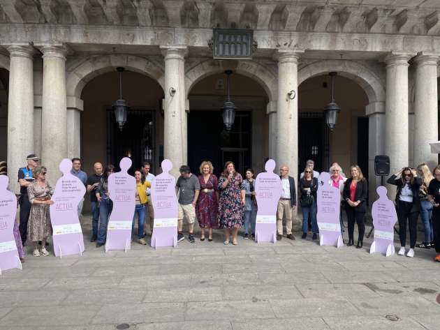 Concentración del Consejo Sectorial de Igualdad en la Plaza Mayor