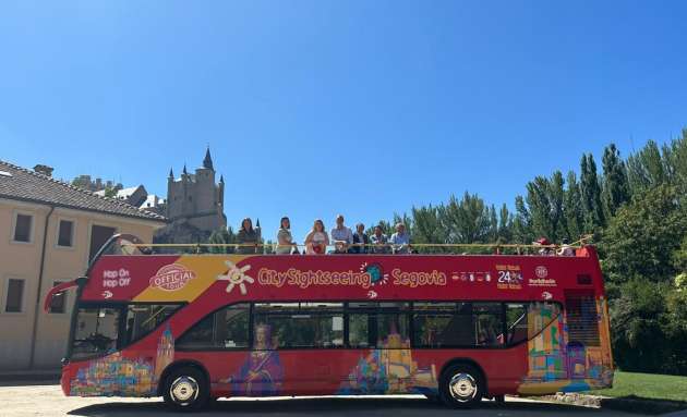 Presentación bus turístico San Marcos
