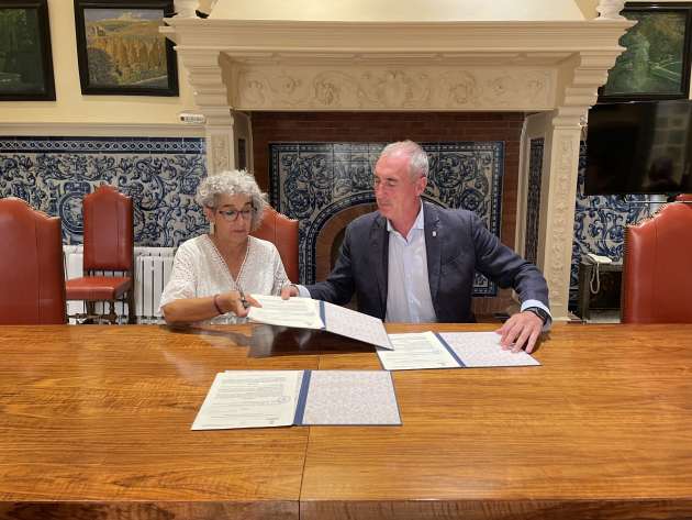 Firma convenio cesión espacio Fibromialga