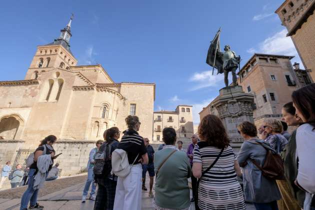 Visita Guiada Santa Teresa Jesus Segovia Plaza Medina Campo Iglesia San Martin