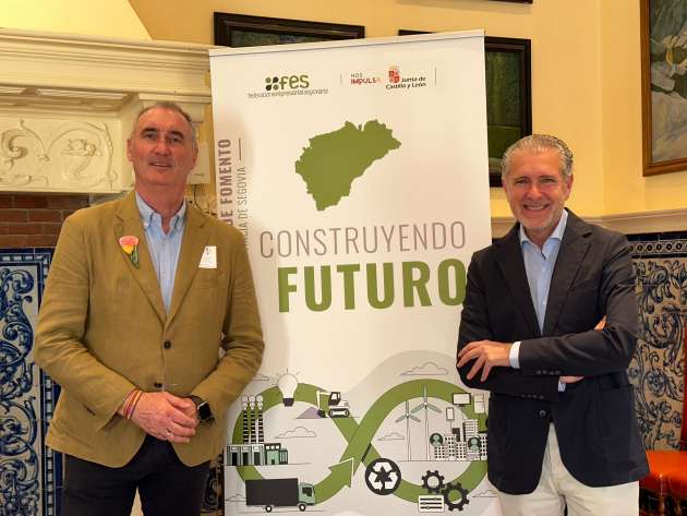 Reunión de trabajo entre el alcalde de la ciudad, José Mazarías y el presidente de la FES, Andrés Ortega
