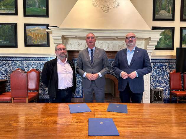 Firma convenio Asociación de los periodistas de Segovia