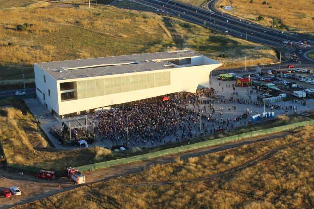 Exterior del CIDE durante el concierto 