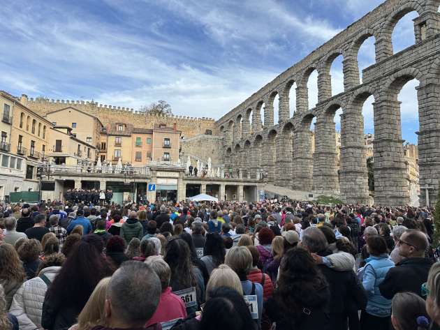 La marcha “Segovia da un paso solidario”