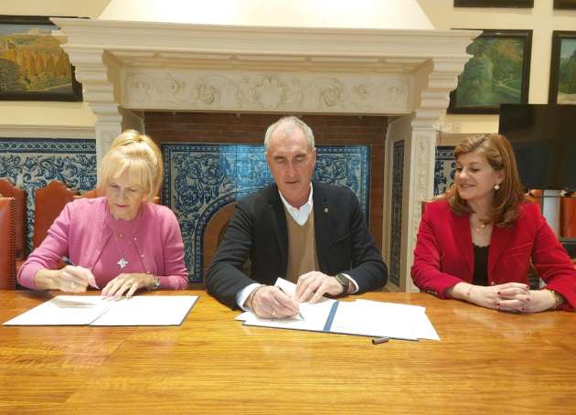 Firma convenio Plataforma Voluntariado