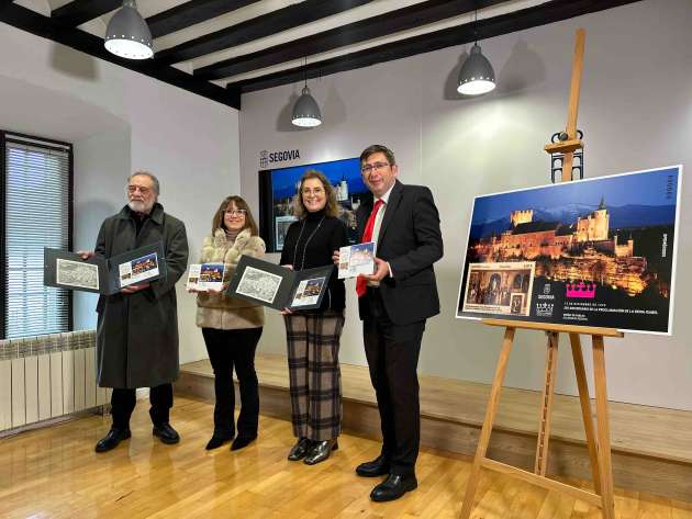 Correos presenta el sello dedicado al aniversario de la proclamación de Isabel