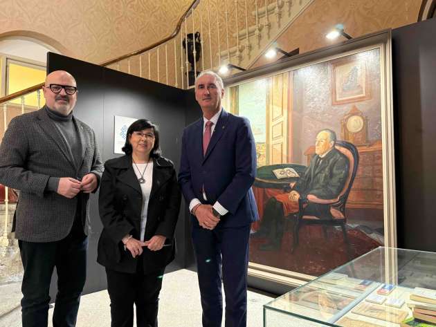 El zaguán del Ayuntamiento acoge el retrato de Antonio Machado