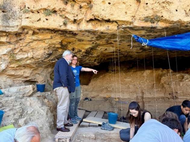 Visita a las excavaciones del yacimiento del Abrigo de San Lázaro