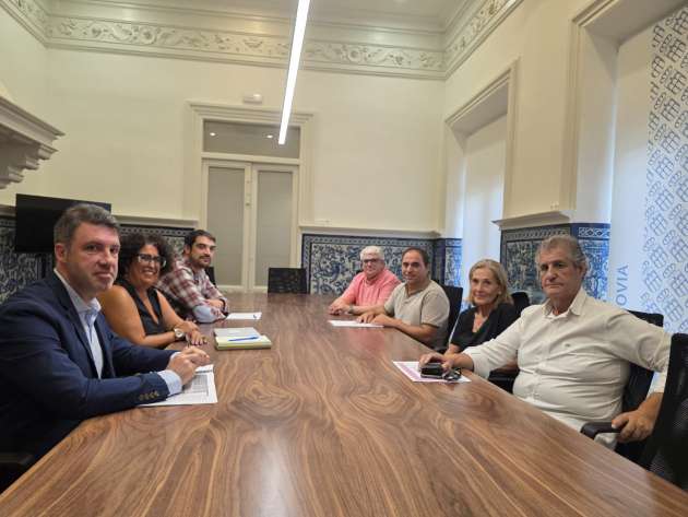 Reunión con los presidentes de las asociaciones de comerciantes de Segovia y la de Familiares y Enfermos de Alzheimer