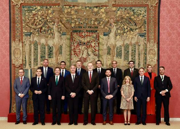 Rey recibe en El Pardo a los alcaldes del Grupo de Ciudades Patrimonio de la Humanidad de España