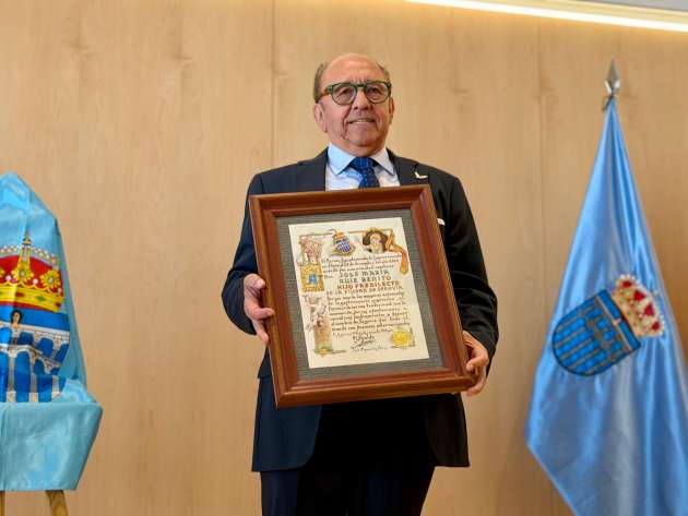 José María Ruiz recibe el título de Hijo Predilecto de la ciudad de Segovia